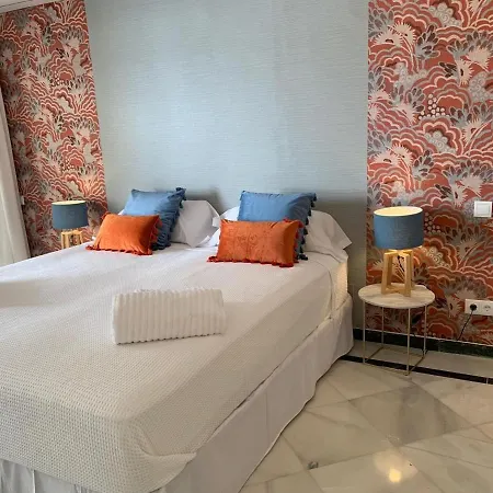 Lovely Center Garden Views 130