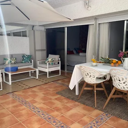 Lovely Center Garden Views 130 *