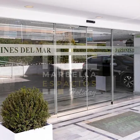 Lovely Center Garden Views 130 *