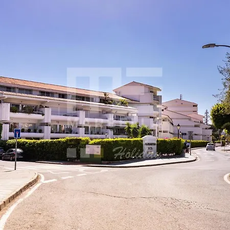 Lovely Center Garden Views 130