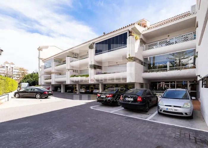 Lovely Center Garden Views 130 Marbella