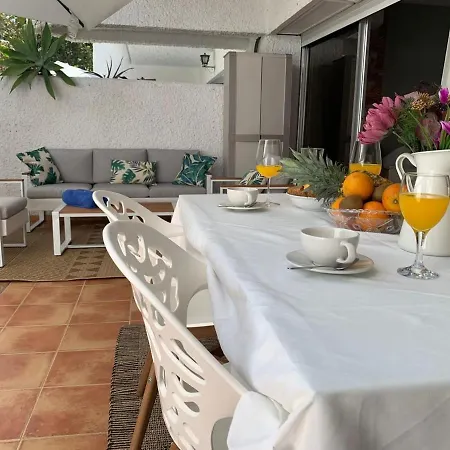 Διαμέρισμα Lovely Center Garden Views 130