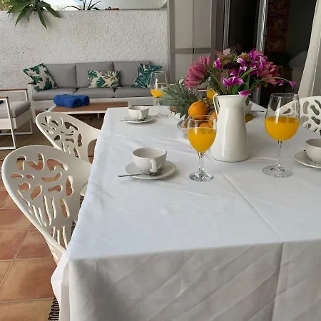 Διαμέρισμα Lovely Center Garden Views 130 *