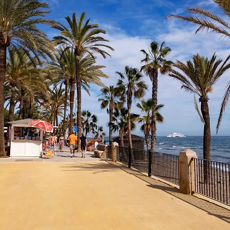 Lovely Center Garden Views 130 *